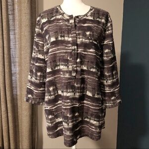 Gnu gray, black and white patterned blouse